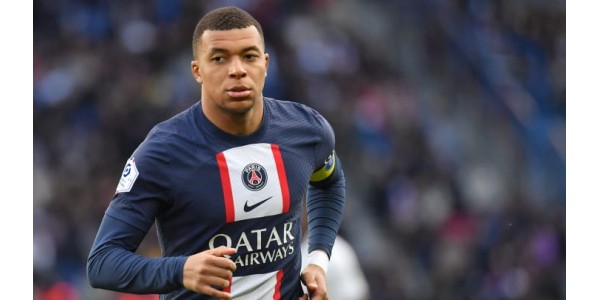 Paris Saint-Germain rekrutterer fem fremragende spillere på ti dager